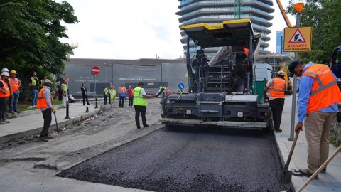 Beşiktaş Belediyesi'nden Selçuklar Sokak’ta asfalt çalışması