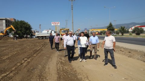Edremit Belediyesi'nden trafiği rahatlatacak yan yol çalışması