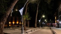 İzmit Belediyesi'nden Cevdet Hoca Caddesi'ne modern kaldırım ve aydınlatma