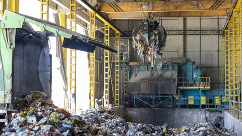 Mersin Büyükşehir Belediyesi çöpte enerji üretiyor