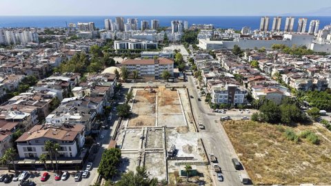Muratpaşa Belediyesi raket sporlarının yeni merkezini kuruyor