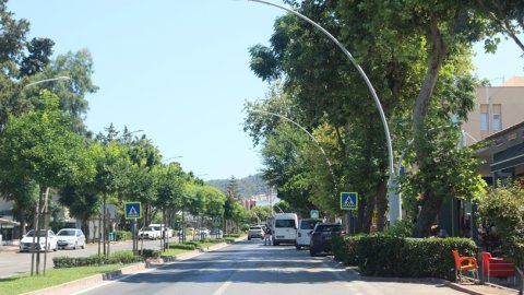 Antalya Büyükşehir’den Kemer’de ulaşım ve çevre düzenlemelerine yönelik çalışma