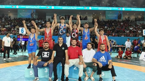 Minikler Güreş Türkiye Şampiyonası'na Bursa Büyükşehir damgası