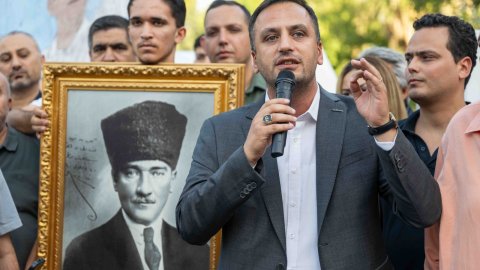 Bornova Belediye Başkanı Ömer Eşki 'CHP - Yeni Parti' kararını verdi