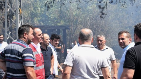 Cem Kotan Sakızalanı Mevkii’nde yangın bölgesinde incelemelerde bulundu.