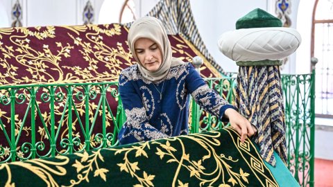 Bursa Büyükşehir Belediyesi'nden hanedan türbelerinde çalışma