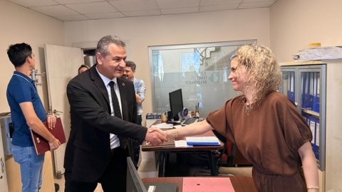 İzmit Belediyesi Başkanvekili Lütfü Obuz’dan personele günaydın ziyareti