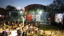 Derince Belediyesi'nin Yaz Sinema Günleri Sıtkı Özer Parkı'nda devam etti