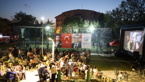 Derince Belediyesi'nin Yaz Sinema Günleri Sıtkı Özer Parkı'nda devam etti