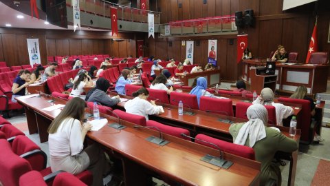 İzmit Belediyesi'nden örnek olacak uygulama: Öğretmen alımı için sınav yaptılar!