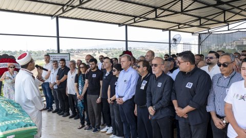Vahap Seçer ve Meral Seçer'den Gazeteci Duygu Öksüz Canova’ya son görev