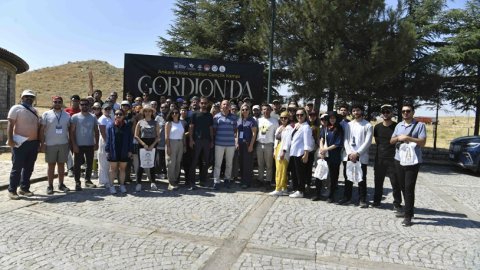 Ankara Büyükşehir Belediyesi gençleri Gordion Antik Kenti’nde kampta buluşturdu