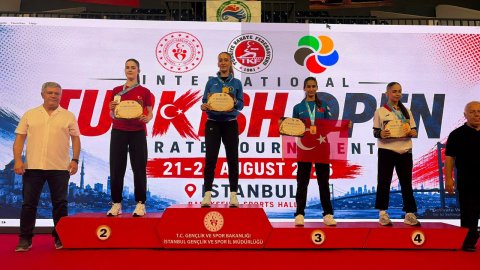 Bursa Büyükşehir'in sporcusu Naz Kayadere’den altın madalya