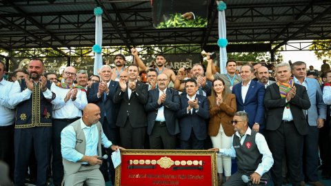 66. Geleneksel Kurtdereli Mehmet Pehlivan Yağlı Güreşlerinde altın kemer Mustafa Taş’ın oldu