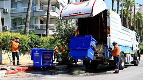 Muratpaşa Belediyesi'nden hijyen mesaisi