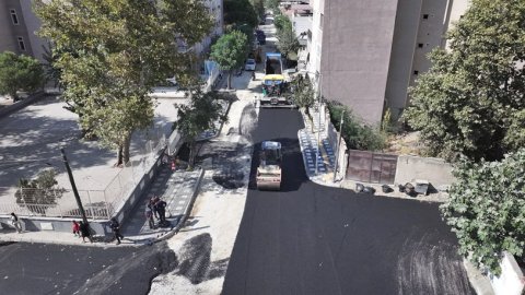 Manisa Büyükşehir Belediyesi'nden Salihli Çiçek Caddesi'nde asfalt çalışması