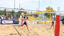 Kadıköy Belediyesi Kalamış Spor Merkezi'nde plaj voleybolu heyecanı