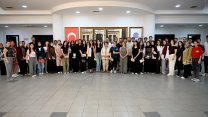 Seyhan Belediye Başkan Vekili Hasibe Akkan üniversiteyi kazanan gençlerle buluştu