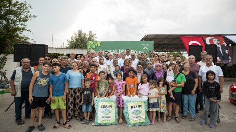 Mersin Büyükşehir Belediyesi üreticilere sera ipi, yapışkan tuzak ve hidrolize protein desteği