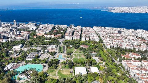 İzmir Büyükşehir Belediyesi kentin dijital rehberini yeniledi