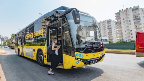 Mersin Büyükşehir Belediyesi'nin elektrikli otobüsleri vatandaştan tam not aldı