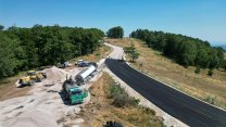 Bursa Büyükşehir Belediyesi 3 ilçede 50 kilometrelik yolu yeniledi