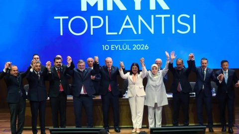 4 belediye başkanı daha AKP'ye katıldı! İzmir'den CHP'li belediye başkanı da var