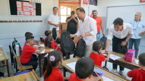 Seferihisar Belediyesi'nden öğrencilere kırtasiye desteği