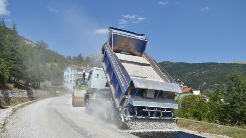 Antalya Büyükşehir Belediyesi'nden Akseki’de asfalt çalışması