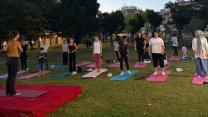 İzmit Belediyesi'nden Nefes Al İzmit yoga etkinliği
