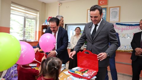 Başiskele Belediyesi'nden 1963 öğrenciye kırtasiye desteği