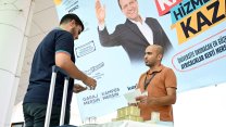 Mersin Büyükşehir Belediyesi üniversite öğrencileri otogarda karşılıyor