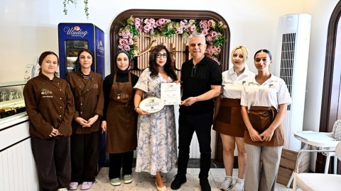 Muratpaşa Belediyesi’nin Gold Town Gıda Güvenliği ve Hijyen Sertifikası yaygınlaşıyor