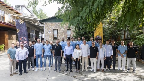 Vahap Seçer'den MSK Erkek Basketbol Takımı'na destek: Takımımızın yanındayız