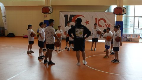 Kartal Belediyesi'nde çocuklar için spor branş eğitimleri başladı