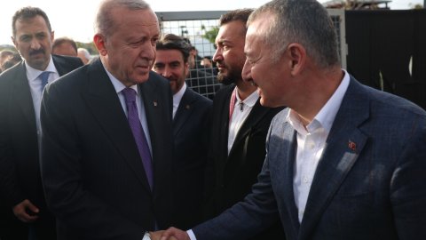 Tahir Büyükakın 57 yıl sonra ilk kez düzenlenen güreş finaline katıldı