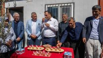 Ömer Eşki, Kayadibi’nde bal hasadına katıldı