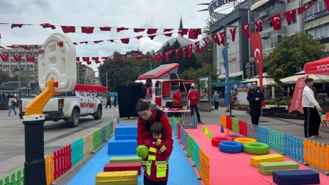 Kocaeli Büyükşehir Belediyesi'nden meydanlarda 'İtfaiye Haftası' kutlaması