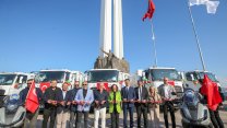Karşıyaka Belediyesi araç filosuna 17 çöp kamyonu daha kattı