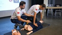 Bornova Belediyesi'nden yetişkinlere çocuk ilk yardımı eğitimi 
