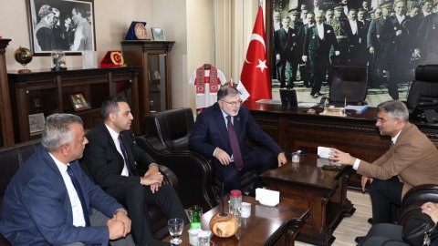 Çiğli Belediye Başkanı Yıldız'dan 'Atatürk fotoğrafını kaldırdı' iddialarına yanıt