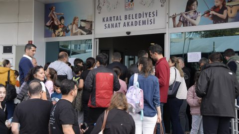 Kartal’da genç yetenekler sanatla geleceğe hazırlanıyor
