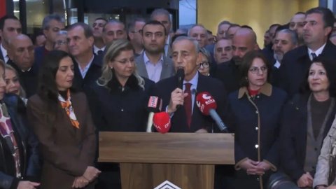 İstanbul'da 4 ilçe belediyesi Yeni Parti'ye geçti