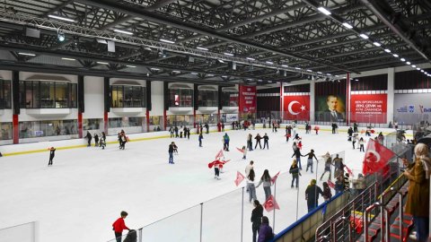 Ankara Büyükşehir Belediyesi'nden BelPa Buz Pateni Tesisi’nde 29 Ekim etkinliği